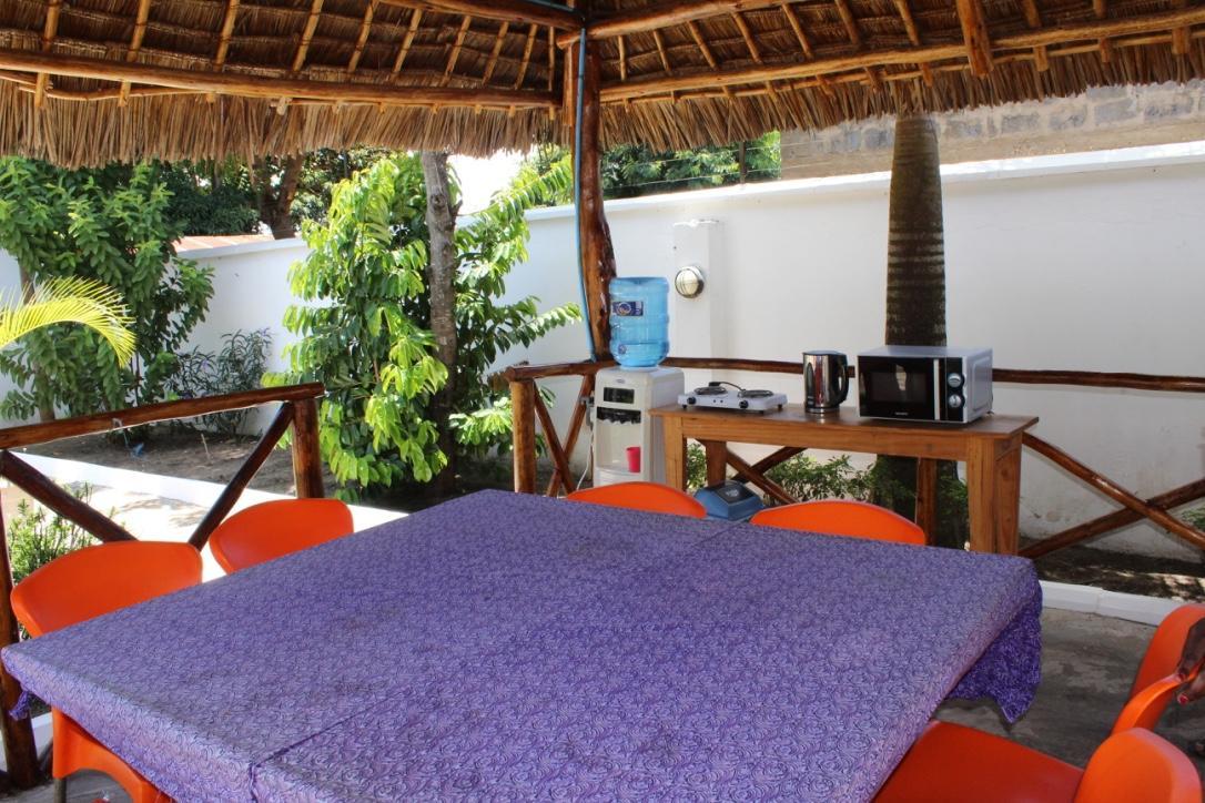 Idc Guest House Багамойо Екстериор снимка