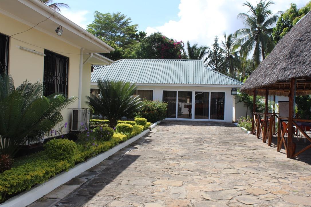 Idc Guest House Багамойо Екстериор снимка